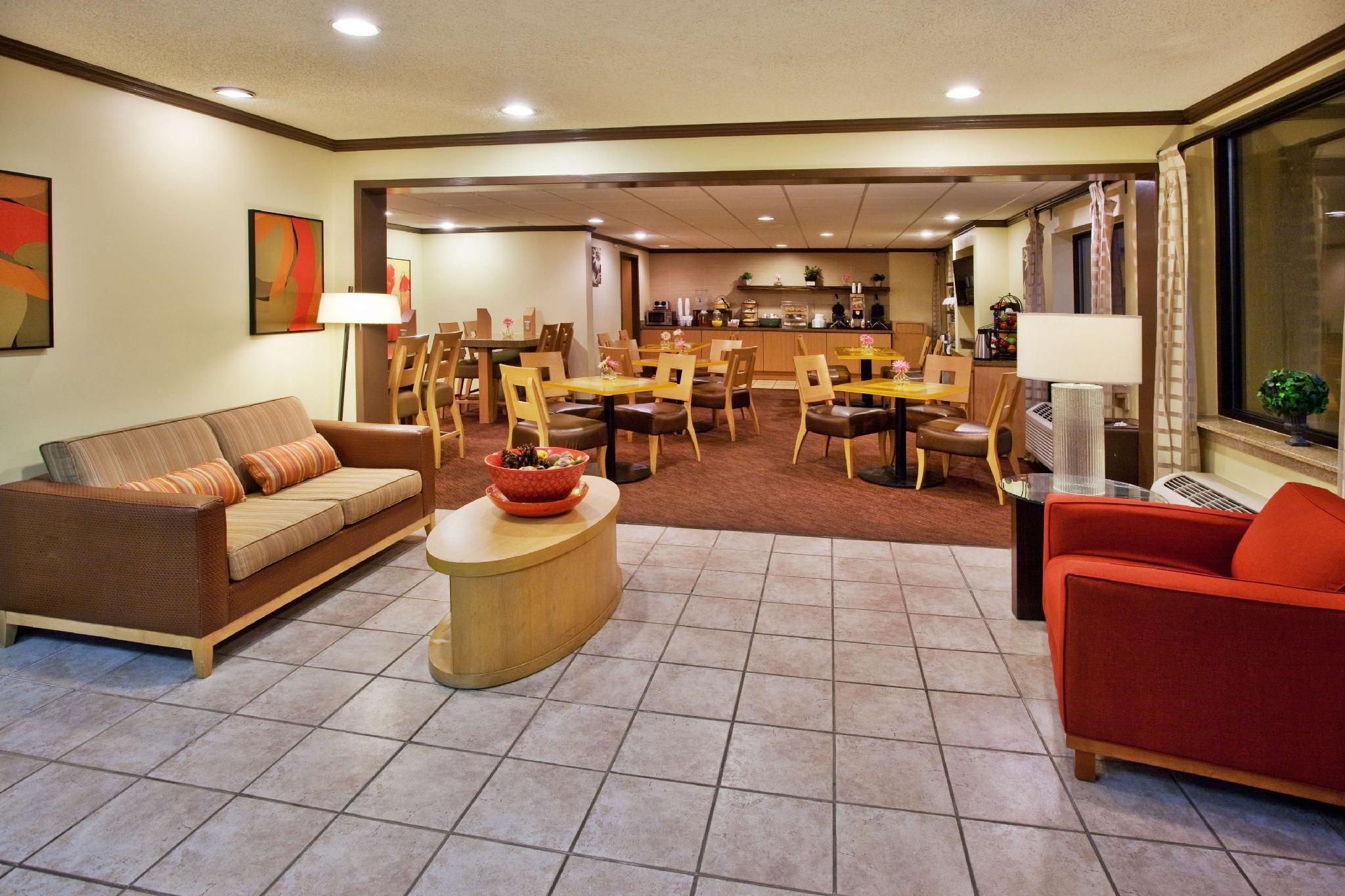 Spark By Hilton Savannah Midtown Екстериор снимка