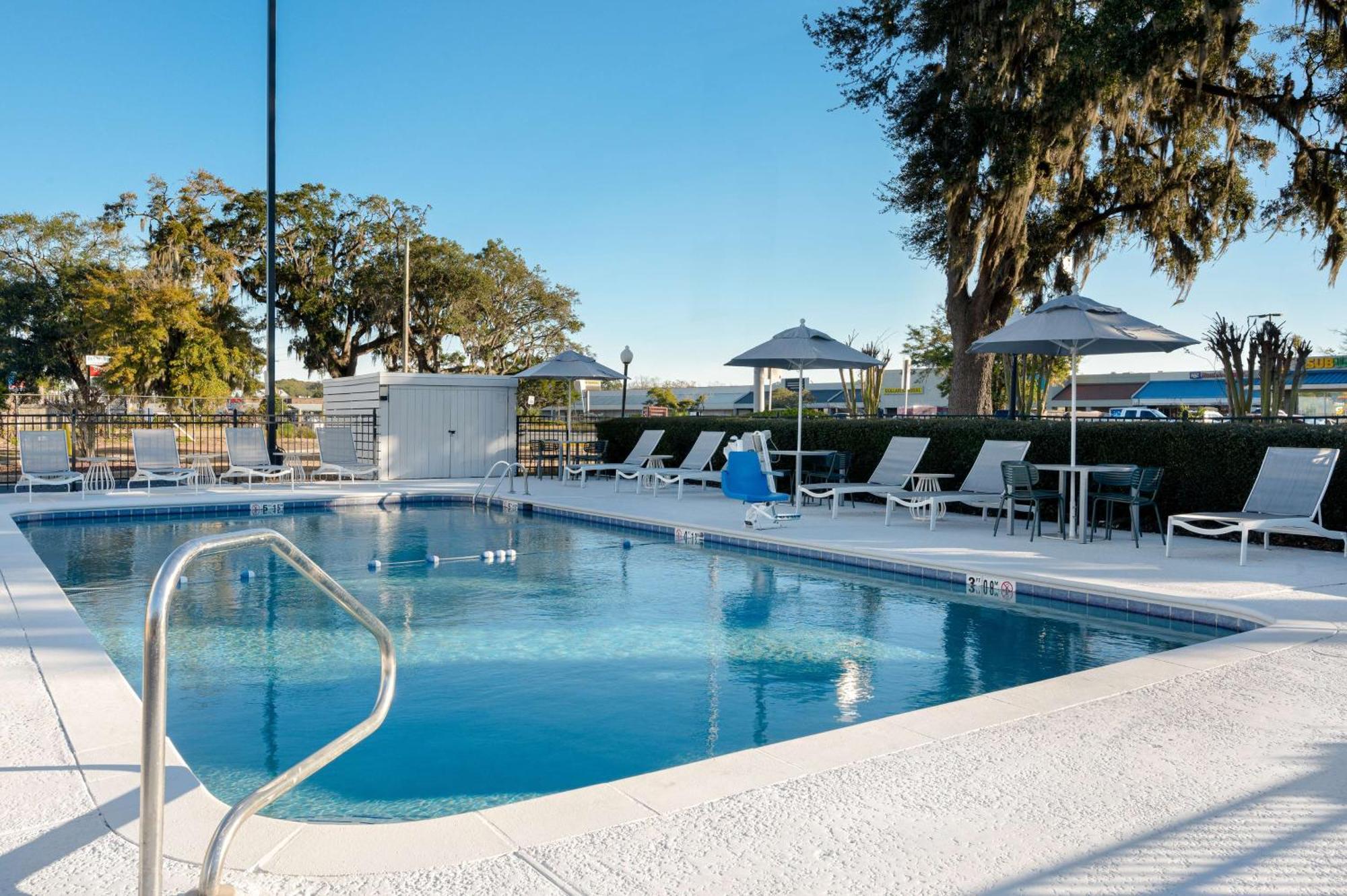 Spark By Hilton Savannah Midtown Екстериор снимка