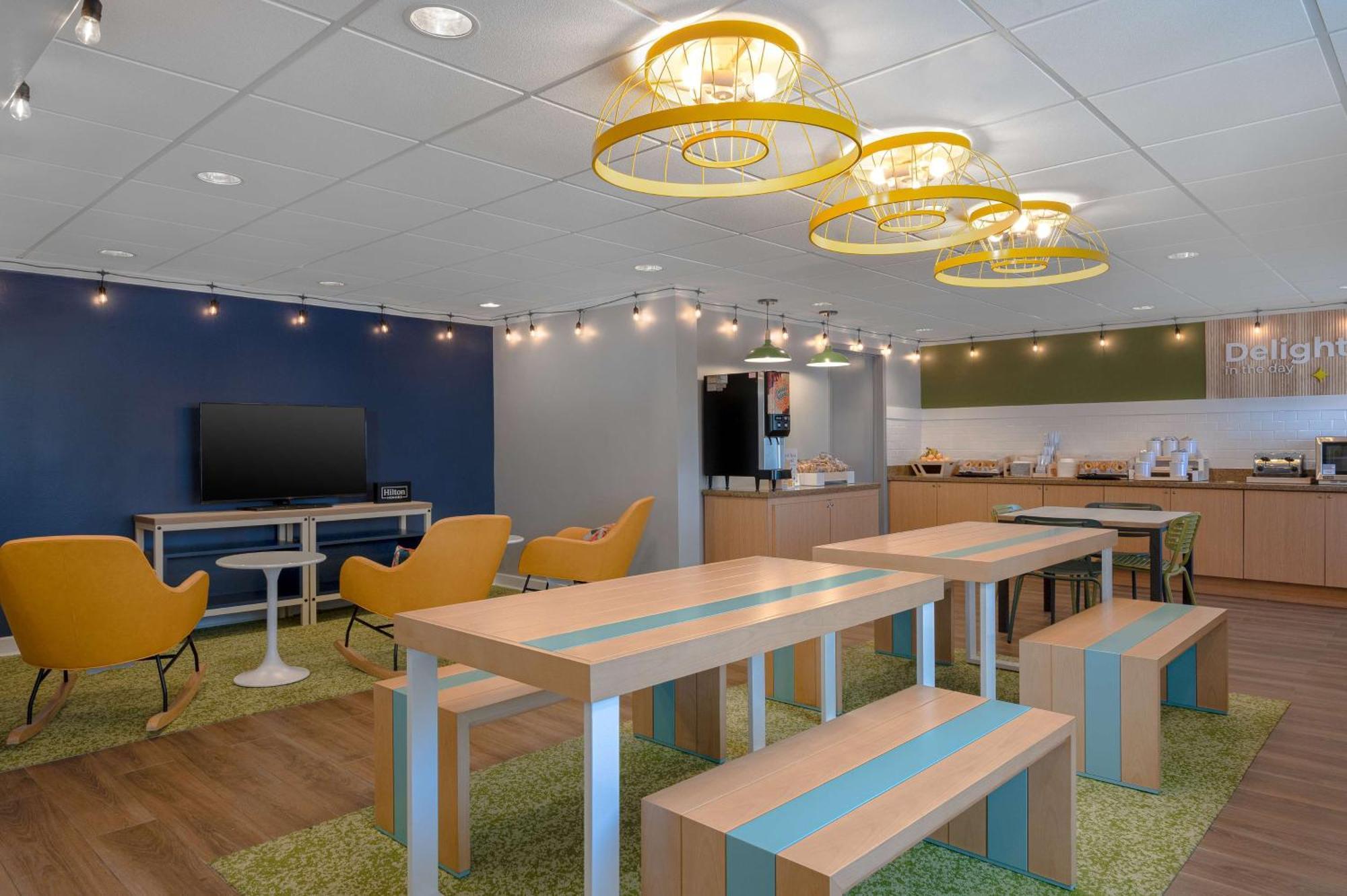 Spark By Hilton Savannah Midtown Екстериор снимка
