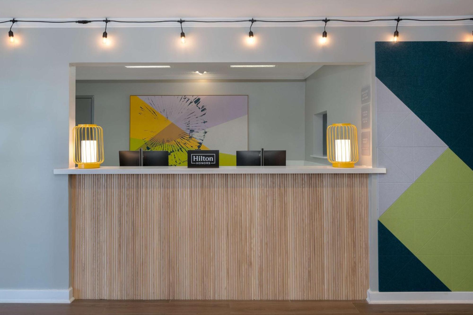 Spark By Hilton Savannah Midtown Екстериор снимка
