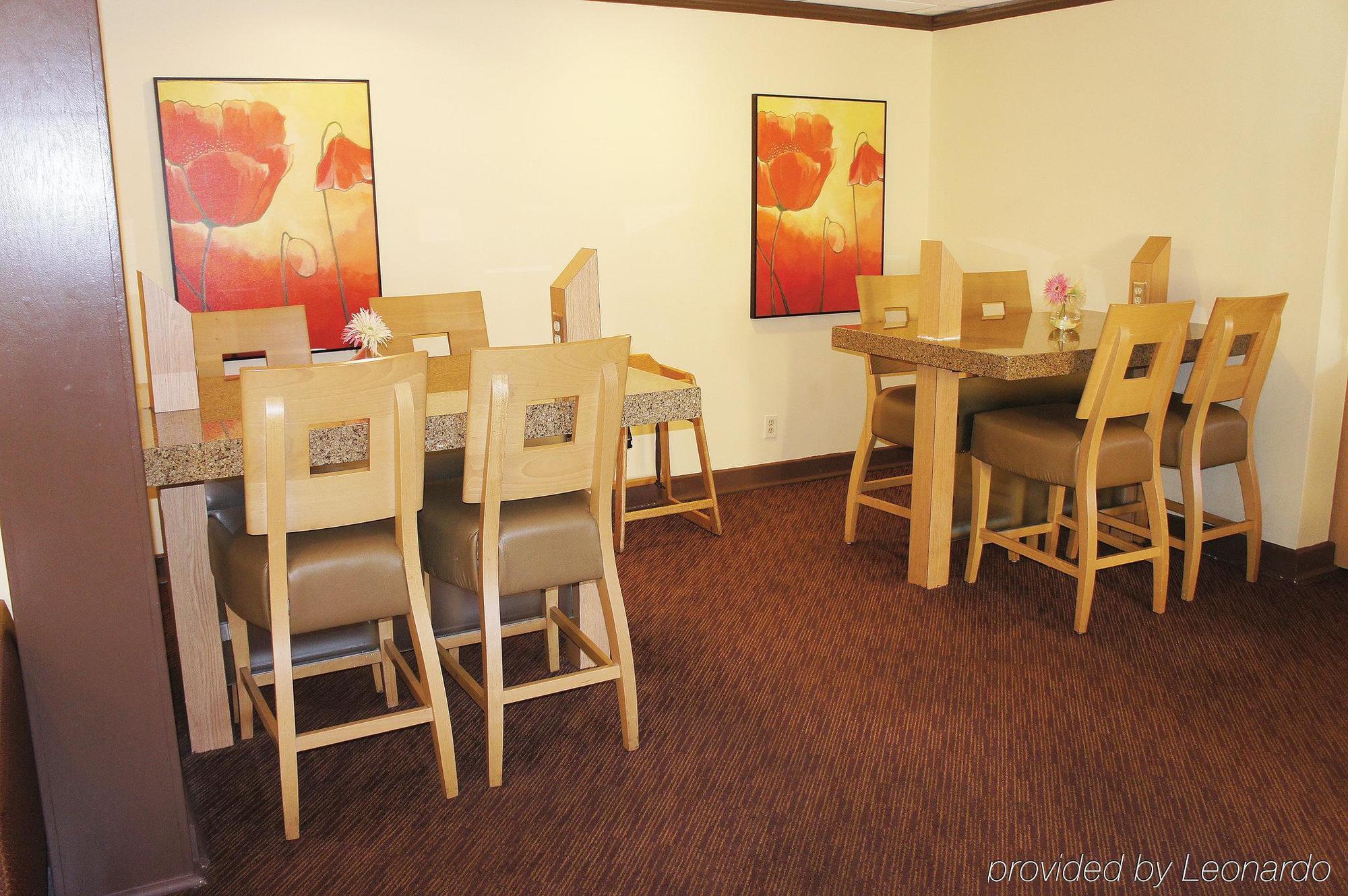 Spark By Hilton Savannah Midtown Екстериор снимка