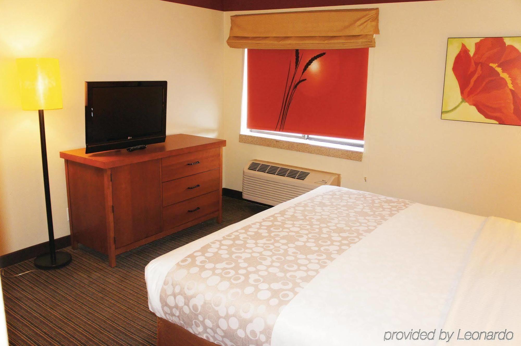 Spark By Hilton Savannah Midtown Екстериор снимка